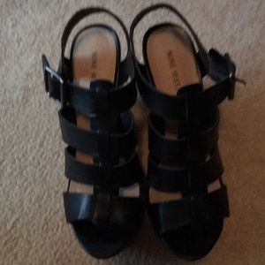 Fantastic platform gladiator sandals 👡